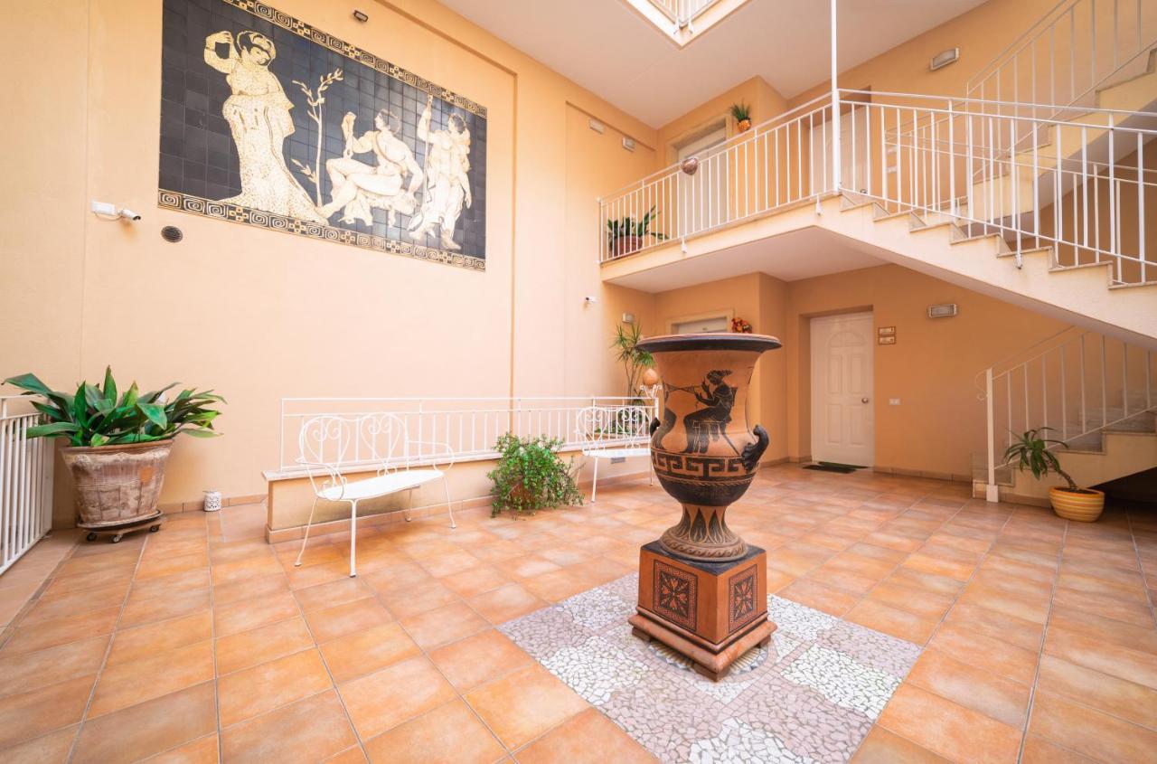 Il Cortile Delle Esperidi Lecce Exterior foto